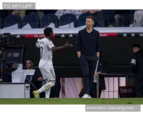 西甲10月最佳主帅候选人分析阿隆索佩莱格里尼与伊尼戈佩雷斯的表现与前景